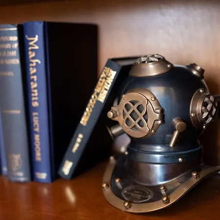 Luxury Nautical Large - 2 Bedroom - Centre - Free Private Parking 4* וויטבי