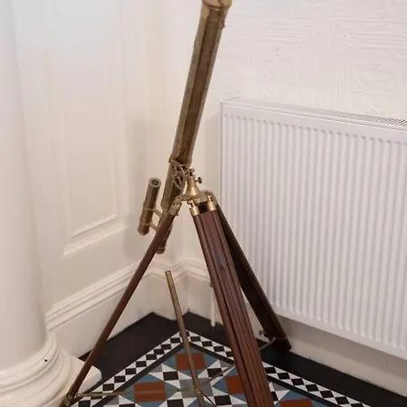 Luxury Nautical Large - 2 Bedroom - Centre - Free Private Parking 4*