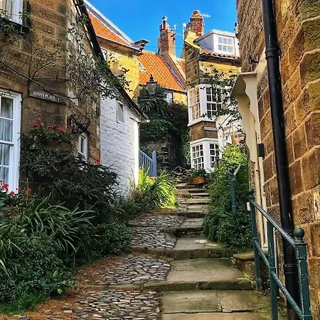 מלון Luxury Nautical Large - 2 Bedroom - Centre - Free Private Parking 4*