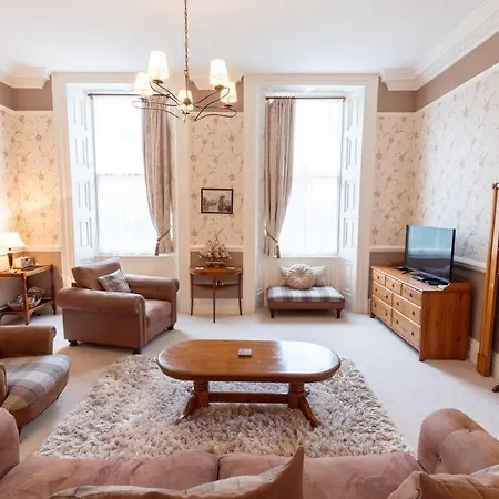 Luxury Nautical Large - 2 Bedroom - Centre - Free Private Parking 4* Whitby