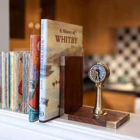 Hotel Luxury Nautical Large - 2 Bedroom - Centre - Free Private Parking