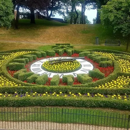 Luxury Nautical Large - 2 Bedroom - Centre - Free Private Parking Hotel 4*