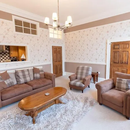 Luxury Nautical Large - 2 Bedroom - Centre - Free Private Parking 호텔