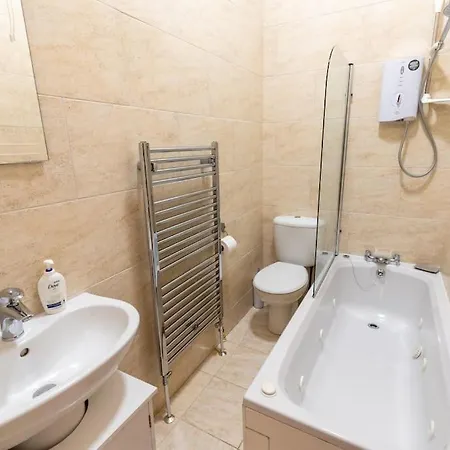 Luxury Nautical Large - 2 Bedroom - Centre - Free Private Parking 호텔 휫비